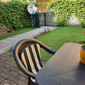La Casa Di Davide Con Giardino E Garage Verona